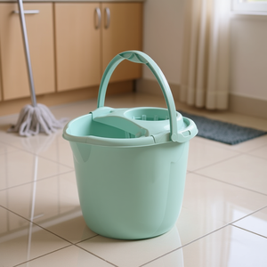 Seau à serpillière rond de 15 L, 6U, de la marque Surt Vrm, avec une capacité de 15 litres - Product Image 1