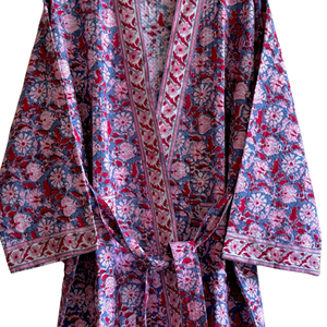 Peignoir gaufré violet imprimé à la main Knnotted Earth pour femme, en coton de luxe, antimicrobien, doux, séchage rapide, unisexe, pour la plage - Product Image 3