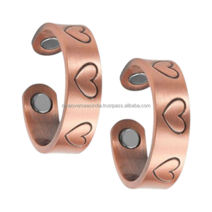 Bague magnétique élégante en cuivre, ajustable, motif inspiré du cœur, faite à la main, accessoire de mode en cuivre pur pour usage quotidien - Product Image 3