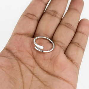 Bague ouverte ajustable en forme de goutte d'eau, en argent sterling 925, bijoux minimalistes pour femme, cadeau pour la Saint-Valentin, cadeau pour demoiselle d'honneur - Product Image 1