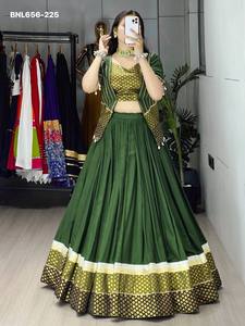 Fournisseur de tenues de festival de qualité supérieure en rayonne et coton avec travail de broderie Daaman en soie, ensemble Lehenga-Blouse & Koti, de Surat. - Product Image 2