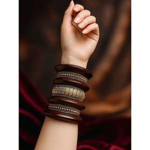 Bracelets en bois traditionnels faits à la main pour femmes, accessoires de mode pour tous les jours et les fêtes, bijoux - Product Image 2