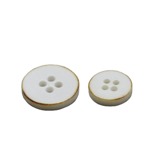 Botón de Hueso de Vaca Blanco de Alta Calidad, Doble Cara, Quemado, 4 Agujeros, Personalizable, para Camisas, Chaquetas, Accesorios, Prendas, Artesanías Naturales - Product Image 1