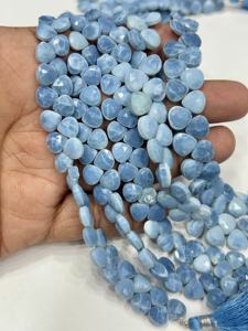 Perles de Briolette en Opale Bleue Naturelle Facettée en Forme de Cœur, Taille 6-7mm environ. Fil de 8 pouces - Product Image 4