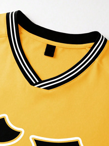 Jersey de Fútbol Americano al Por Mayor con Cuello en V, Poliéster, Diseño de Logotipo de Equipo Personalizado, Uniforme con Manga a Rayas, Fabricante OEM al Por Mayor - Product Image 5