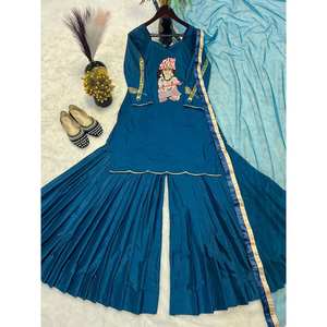 Hermoso conjunto de traje de fiesta para mujer con bordes elegantes de bajo mantenimiento - Product Image 1