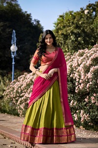LooknBook Ensemble Lehenga Choli Kanchipuram multicolore pour femme, avec chemisier et dupatta, séchage rapide, idéal pour Diwali et les bals de promo - Product Image 5