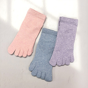 Chaussettes courtes pour femmes fabriquées en Corée, modèle KJ5 - Product Image 4