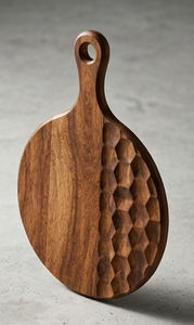 Tabla de cortar redonda de madera de mango con textura de panal tallada, tabla para pizza, tabla para servir pan y queso con orificio - Product Image 5