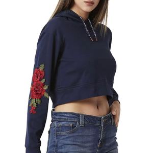 Haut court à capuche pour femme, 100 % coton molletonné, manches longues, qualité supérieure, fourni directement par l'usine, faible MOQ, idéal pour l'hiver - Product Image 2