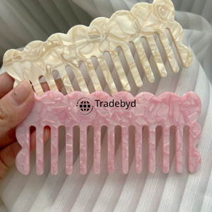Peigne en résine artisanal de luxe Tradebyd pour démêler les cheveux, favoriser un coiffage fluide et des soins capillaires sains - Product Image 5