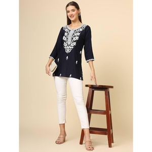 FANCY RAYON CHICKENKARI TRABAJO SOLO KURTI NEGRO - Product Image 1