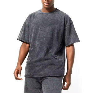 ชุดเซ็ตเสื้อยืดและกางเกงขาสั้นผู้ชายสไตล์วินเทจย้อนยุค ปี 2026 ลวดลายพิมพ์นูนขอบดิบ ผ้าแห้งเร็ว ใส่สบาย เหมาะสำหรับสตรีทแวร์ - Product Image 5