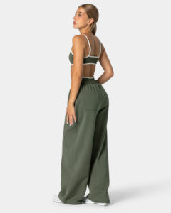 Pantalones deportivos 100% French Terry color verde oliva de alta calidad para mujer, pantalones deportivos personalizados para mujer, pantalones deportivos de descanso para mujer, pantalones deportivos tipo pipe line para mujer - Product Image 4