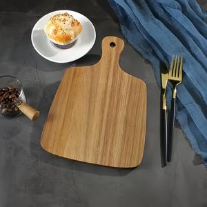 Tabla de Cortar de Madera Premium con Mango Resistente, Superficie Pulida Lisa, Diseño Amigable con los Cuchillos, Perfecta para Cortar y Servir - Product Image 1