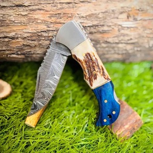 Cuchillo Plegable de Camping Hecho a Mano con Hoja Recta de Acero de Damasco, Mango de Cuerno y Madera, Funda de Cuero - Product Image 5