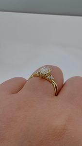 Precioso Anillo Solitario Cruzado con Diamante Corte Marquesa de 2.02CT Cultivado en Laboratorio con Oro Sólido de 14K, Regalo de Compromiso para Novia - Product Image 3
