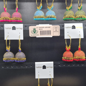 Pendientes Jhumka de aro chapados en oro con esmalte, flecos de cuentas coloridas y cascabel colgante, conjunto de joyería al por mayor - Product Image 1
