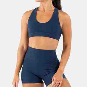 Ensemble de sport grande taille : Crop top fitness et pantalon de yoga taille haute sans couture frontale – Tenue de sport extensible pour la gym - Product Image 6