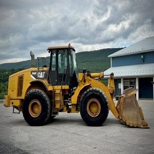 Chargeuse sur pneus puissante CATERPILLAR 966H conçue pour les tâches de construction exigeantes avec une fonctionnement stable et une haute productivité - Product Image 2