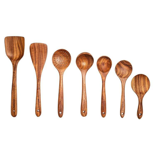 Cuchara de madera natural hecha a mano para sopa, ligera, de mango, para servir en la cocina. - Product Image 3