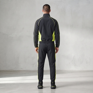 Survêtement en nylon pour homme, tissu flexible, coupe athlétique, adapté à l'exercice, au jogging, aux événements sportifs et au streetwear décontracté. - Product Image 3