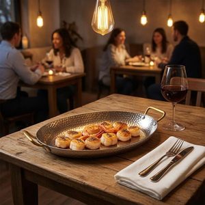Plateau de service ovale en acier inoxydable martelé de qualité supérieure avec poignées en laiton, plat décoratif pour servir les aliments, vaisselle de cuisine - Product Image 4