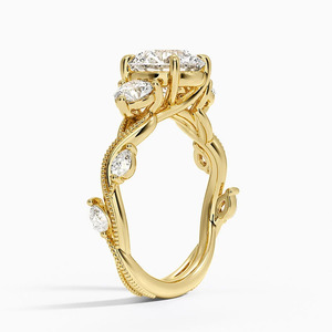 แหวนหมั้นเพชรสามเม็ดทรงพฤกษศาสตร์ - Product Image 1
