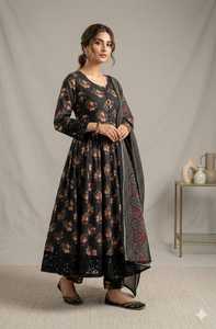 ชุดสูทสำเร็จรูปขายส่งสำหรับสุภาพสตรี คามีซ ชัลวาร์ ชุดผ้าลอนสำเร็จรูป ชุดผ้าลอนฟัยซาลาบาด ชุดสัลวาร์ คามีซสำเร็จรูปคุณภาพสูง - Product Image 3