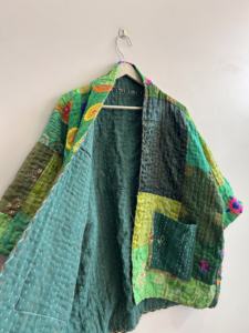 Veste vintage patchwork Kantha pour femmes, style bohème, en soie brodée - Product Image 5