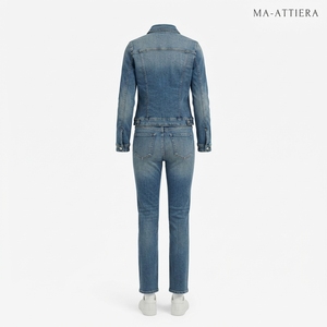 Ensemble décontracté deux pièces en jean bleu pour femme : veste boutonnée coupe ajustée et jean droit – Vente en gros - Product Image 4