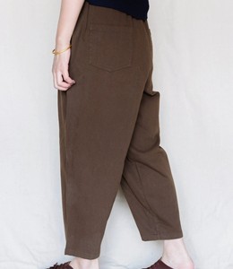 Pantalon en daim pour femme, coupe évasée, taille haute, élégant et décontracté, en cuir moderne, vente en gros, fabrication sur mesure, fabricant OEM - Product Image 6