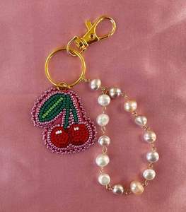 Porte-clés classique écologique brodé de fleurs, fait main, avec perles de cristal et pendentif floral pour filles - Product Image 2