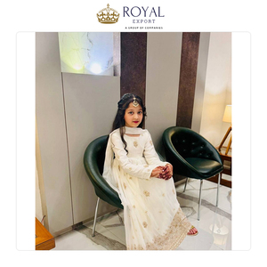 Collection luxueuse de robes pour filles en soie Vichitra pure, style traditionnel, avec broderies et sequins. - Product Image 3