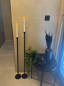 Grand chandelier en métal noir pour sol, idéal pour l'entrée et la décoration des halls d'hôtel - Product Image 2
