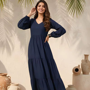 เดรสผ้าไหมเดลต้าสีน้ำเงินเข้มทรงแฟลร์ คอวี แขนพองเต็มตัว ความยาวปกติ เย็บสำเร็จทั้งตัว สีพื้น เรียบหรู สไตล์ตะวันตก - Product Image 1