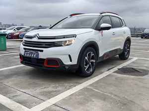 Citroën <span class=keywords><strong>C5</strong></span> <span class=keywords><strong>Aircross</strong></span> 1.6T Turbo SUV 6AT FWD 5 places avec <span class=keywords><strong>toit</strong></span> <span class=keywords><strong>ouvrant</strong></span>, édition luxe, modèle 2017 d'occasion - Product Image 2