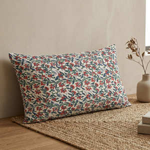 Funda de Almohada Lumbar con Estampado a Mano, Diseño Floral Botánico Azul, Cojín Decorativo para Cama, Estilo Cottage - Product Image 2