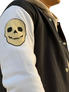 แจ็คเก็ตวาร์ซิตี้สุดเท่สำหรับผู้ชาย ผ้าคุณภาพสูง แฟชั่นสตรีทแวร์ ผู้ผลิต OEM ODM - Product Image 2