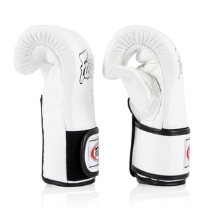 Guantes de Boxeo Fairtex Blancos Completos de Último Diseño para Entrenamiento Profesional, Guantes de Sparring Fairtex con Cierre de Correa - Product Image 3
