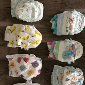 Meilleures ventes pour les couches - Couches jetables pour nouveau-nés Swaddlers Premium, 140 couches, douces, respirantes, en coton - Product Image 1