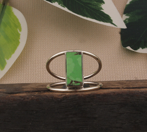 Bague solitaire classique bohème délicate en argent sterling 925 sertie de turquoise verte cuivrée taillée à la main, certifiée pour mariage et fête - Product Image 4
