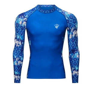 Rashguard d'entraînement léger avec tissu extensible quadridirectionnel offrant une liberté de mouvement et un confort durable - Product Image 1