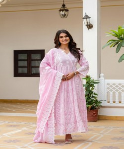 Salwar Kameez Tradicional Rosa de Algodón para Mujer con Dupatta, Corte Holgado, Largo hasta el Suelo, Estilo Casual de India y Pakistán 85182 BT-1023 - Product Image 2