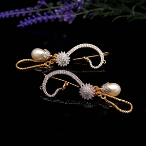 Pendientes de Perlas con Baño de Oro y Circonitas, Pendientes Colgantes para Novia, Joyería Moderna y Minimalista para Mujer - Product Image 1