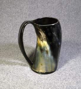 Grandes tasses en céramique pour célébrations, offrant une option de service mémorable, surface polie, motif classique, attrait pour les collectionneurs, fabriquées à la main - Product Image 1