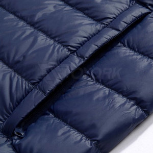 Chaqueta Acolchada de Material Duradero, Cálida y Aislante para Hombre, Diseño Moderno con Acabado Suave - Product Image 5