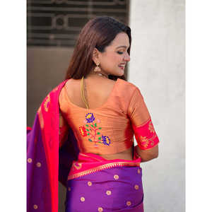 ผ้าไหมพิมพ์ลายดอกบัวสีม่วงและชมพูเนื้อนุ่มแบบอินเดียและปากีสถาน ยี่ห้อ Elite Weaves  ชุดส่าหรี ซารี - Product Image 4