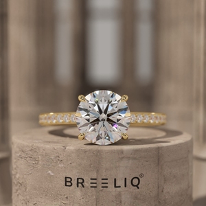 Bague de fiançailles classique en or blanc 14 carats avec diamant rond de 2 carats, pavé, solitaire, bijoux de mariée - Product Image 1