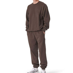 Ensemble de survêtement en coton marron pour homme, col rond, pantalon de jogging, couleur unie, coupe décontractée, vêtements d'automne, longueur intégrale avec poches latérales - Product Image 1